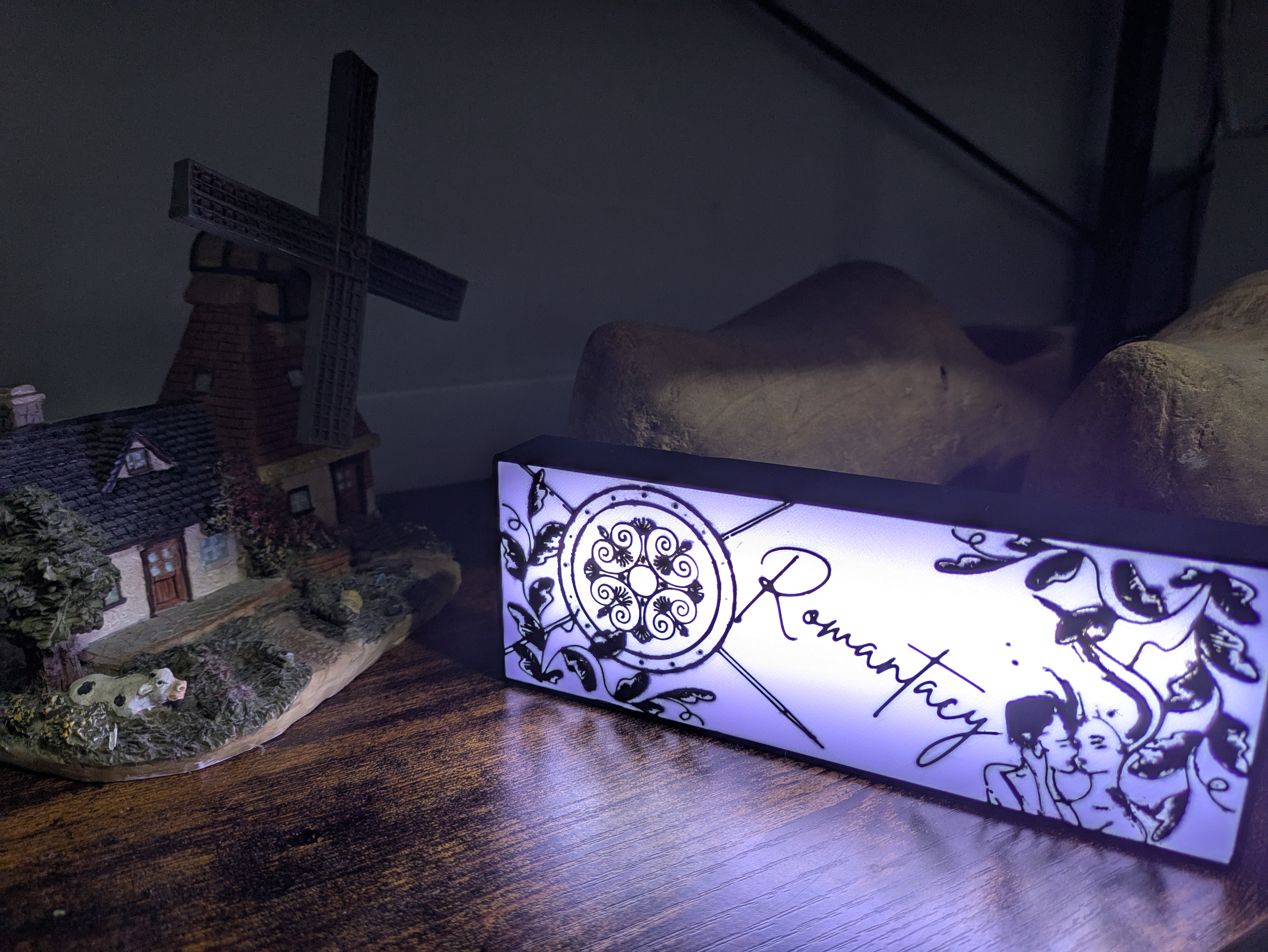 Romantasy Lightbox, NO AC Power Adapter!